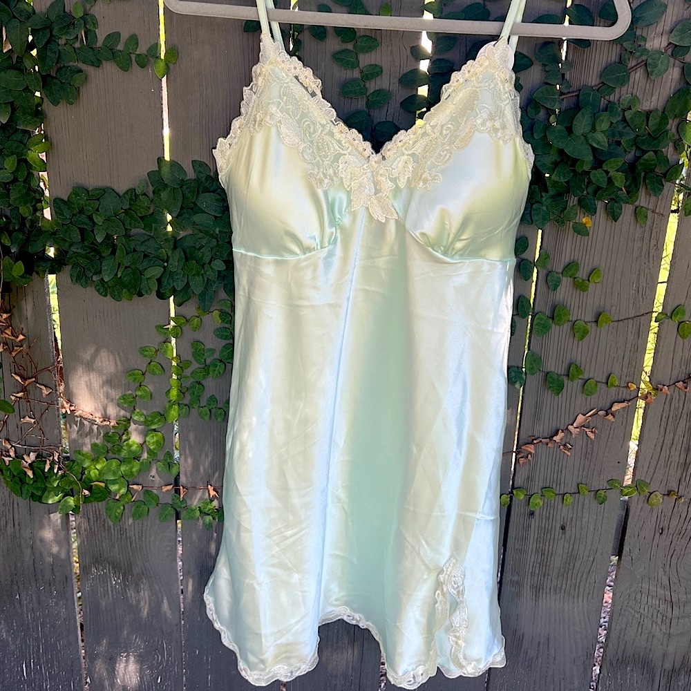 Elegant Lace Trim Satin Nightie Chemise